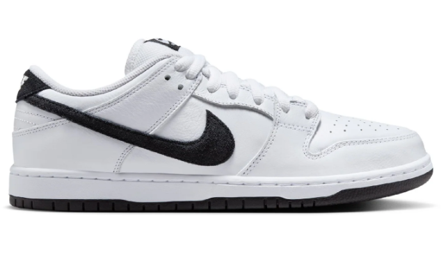 Nike SB Dunk Low Pro Skate Sneakers with Suede Texture and Plush Padding