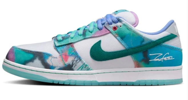 Nike SB Dunk Low x Futura Laboratories | HF6061-400