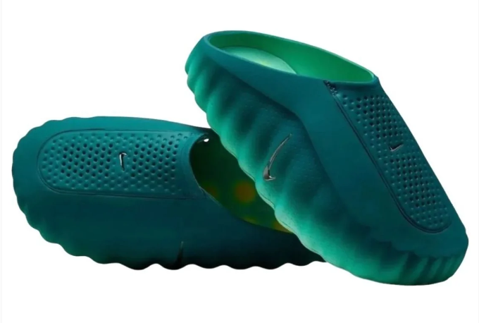 Nike Mind 001 HQ4307-301 – Clean Lines, Purposeful Performance