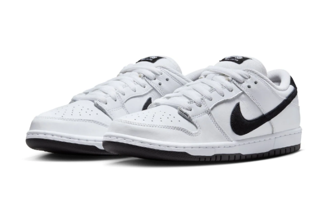 Nike SB Dunk Low Pro Skate Sneakers with Suede Texture and Plush Padding