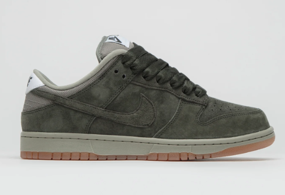 Nike SB Dunk Low Pro B Sequoia Skate Shoes with Suede and Canvas Upper